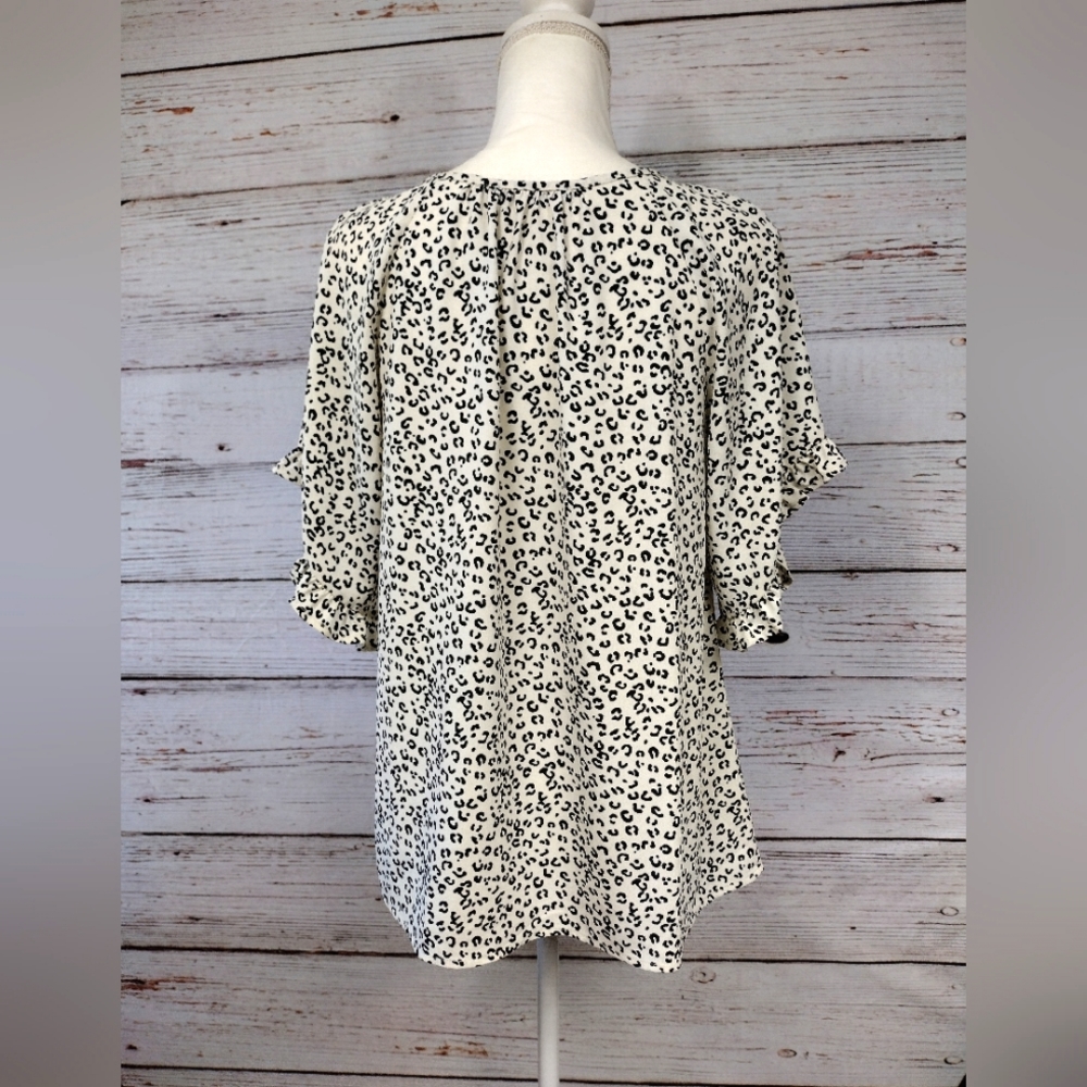 Doe & Rae Animal Print Blouse - Picture 4 of 10